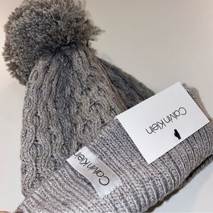 NWT Calvin Klein Cable Knit Pom beanie - OS